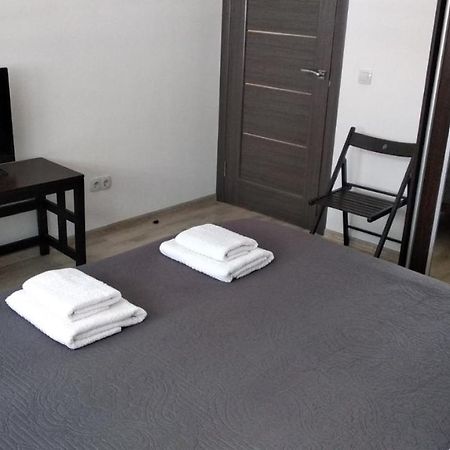 Fly Up Home Apartment Boryspilʼ Dış mekan fotoğraf