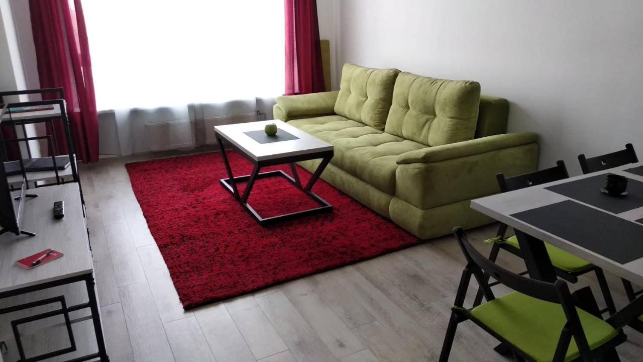 Fly Up Home Apartment Boryspilʼ Dış mekan fotoğraf