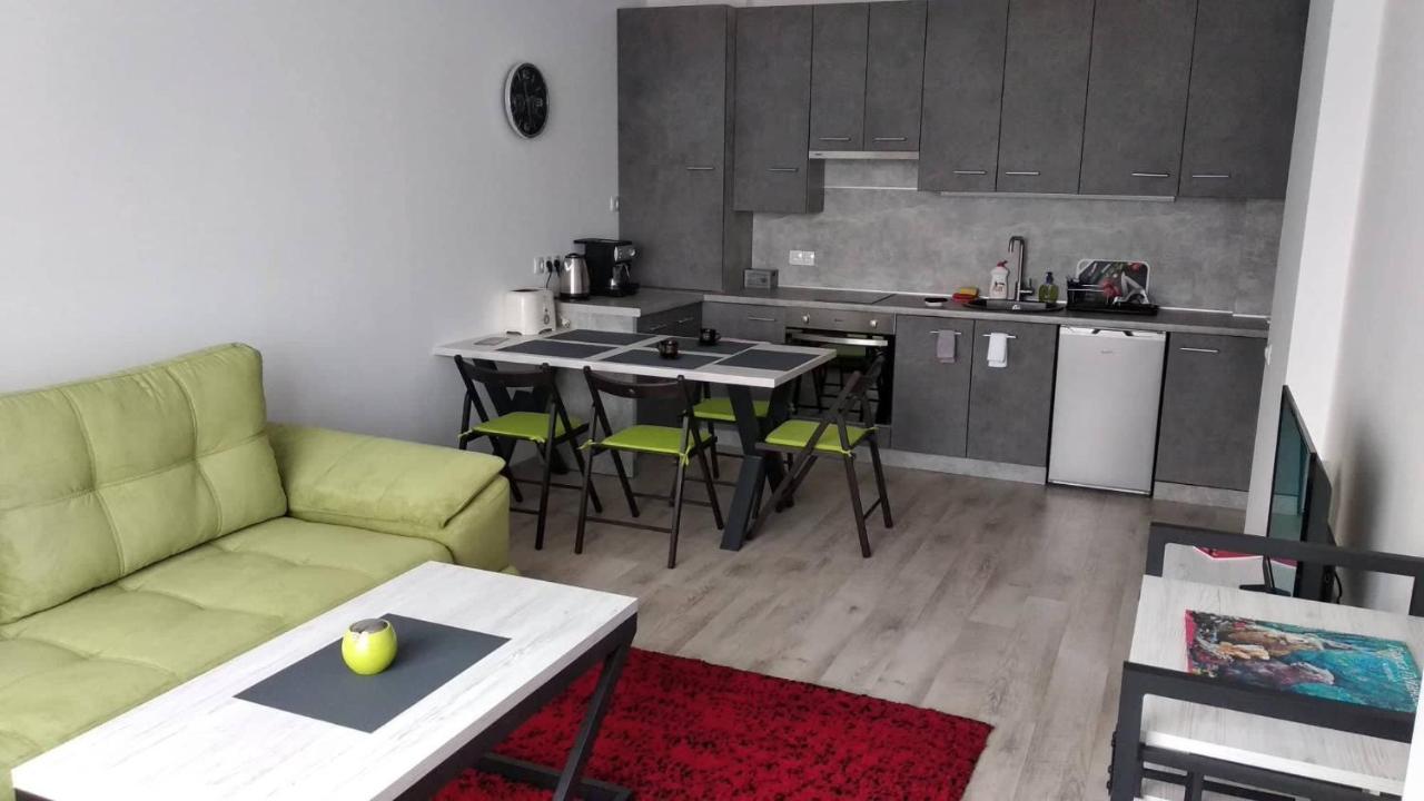 Fly Up Home Apartment Boryspilʼ Dış mekan fotoğraf